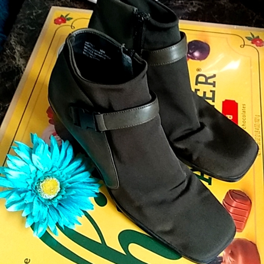 Nicole Ankle Strap Boots. Size 9.5. Color Green